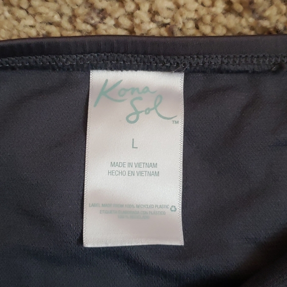 Bikini - Picture 4 of 5